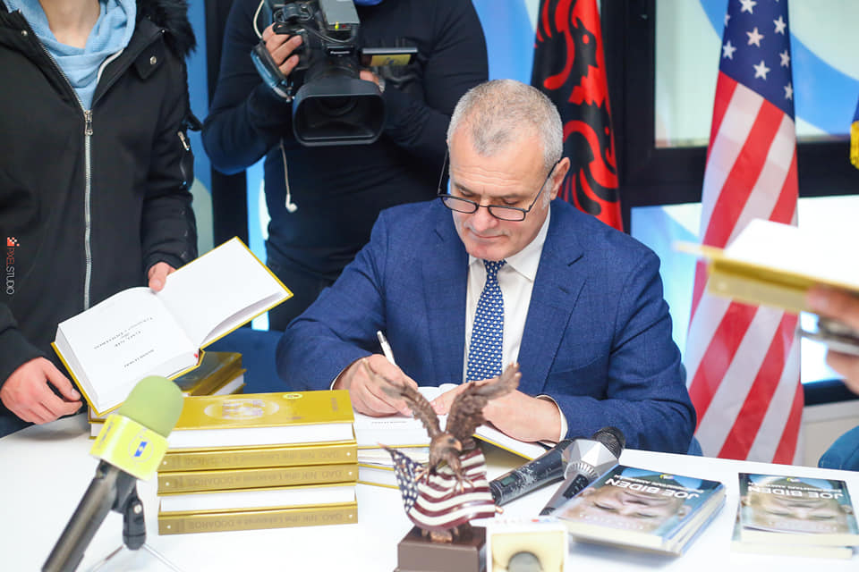Me Bujar Leskajn, Vlora i rikthehet Vlorës