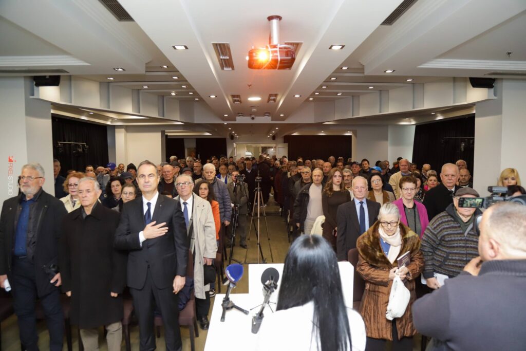 2𝟴 𝗗𝗵𝗷𝗲𝘁𝗼𝗿 𝟭𝟵𝟵𝟬-𝟮𝟴 𝗗𝗵𝗷𝗲𝘁𝗼𝗿 𝟮𝟬𝟮𝟱 𝟯𝟱 𝘃𝗶𝘁𝗲, 𝗻𝗴𝗮 𝘁𝗵𝗲𝗺𝗲𝗹𝗶𝗺𝗶 𝗶 𝗣𝗮𝗿𝘁𝗶𝘀𝗲 𝗗𝗲𝗺𝗼𝗸𝗿𝗮𝘁𝗶𝗸𝗲 𝗗𝗲𝗴𝗮 𝗩𝗹𝗼𝗿𝗲