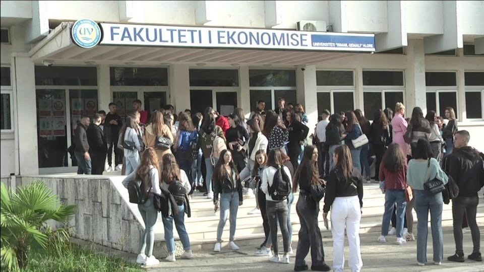 5 tetori, fillimi i vitit të ri akademik dhe dështimi i politikave arsimore të qeverisë.